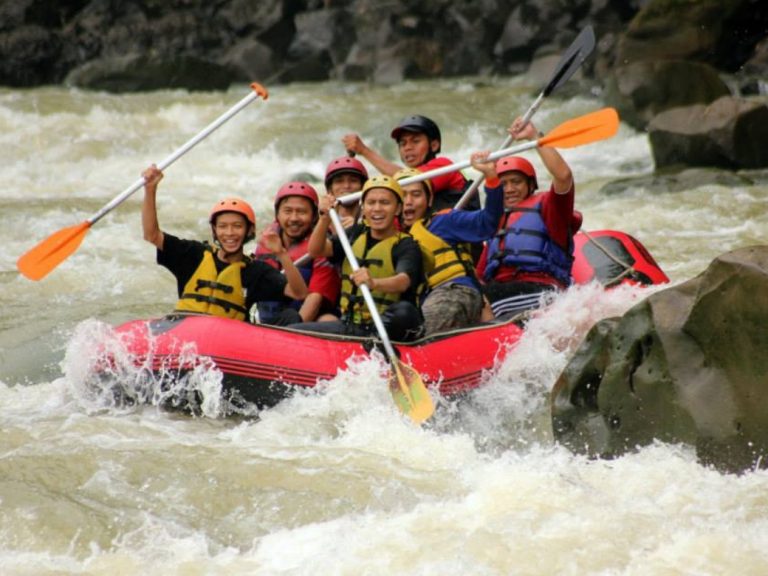 Elo Jungle River Rafting with Dutch / Italian / French / English Guide